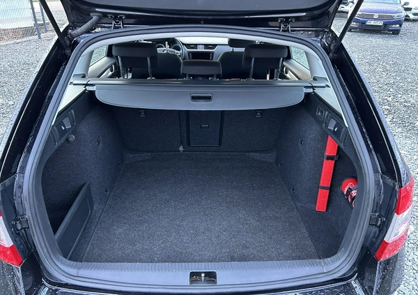 Skoda Octavia cena 54900 przebieg: 138800, rok produkcji 2019 z Wojkowice małe 121